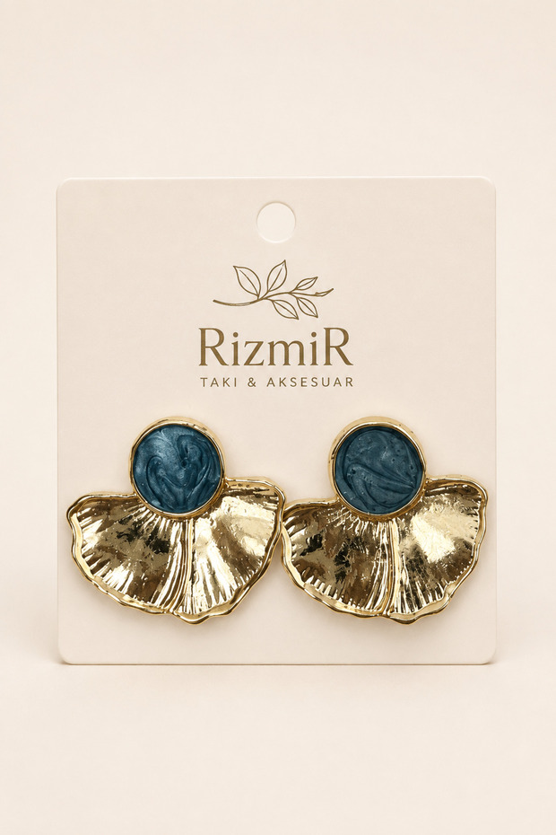 Women's Detailed Gold Fan Shape Earrings