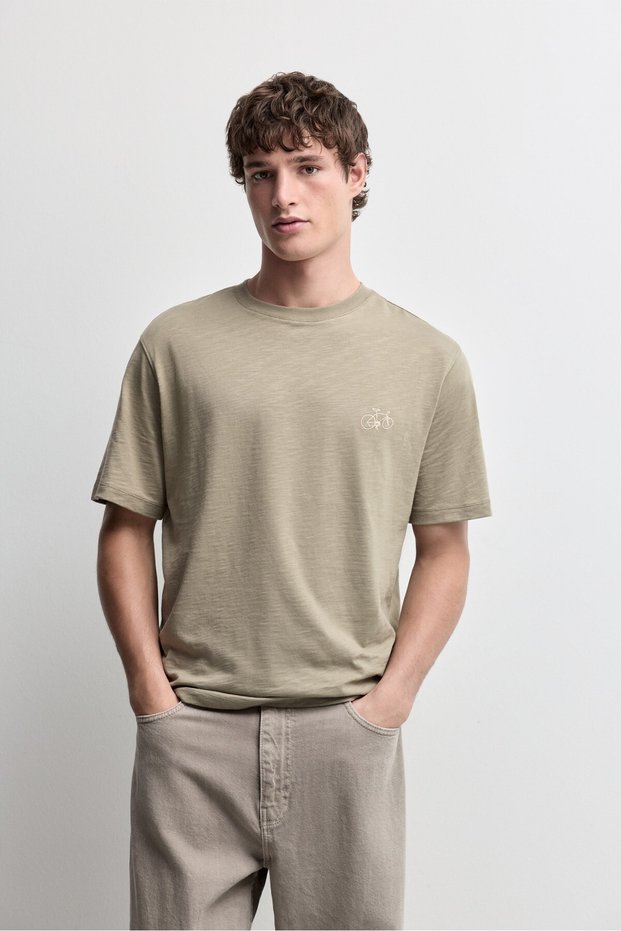 İşlemeli t-shirt