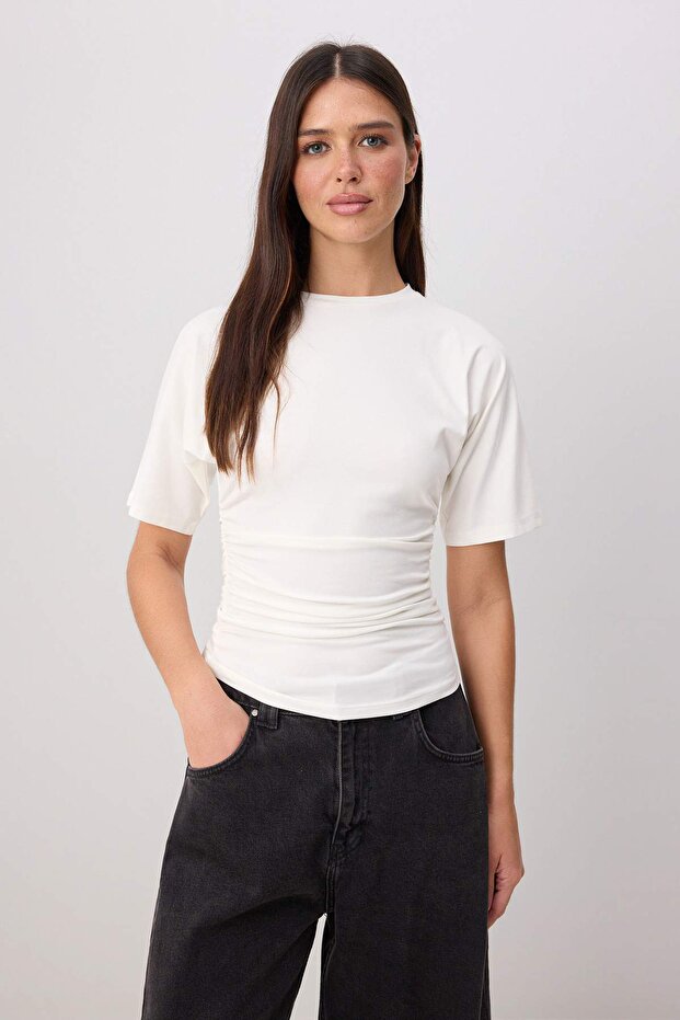 Siyah-Ekru 2'li Fitted/Vücuda Oturan Kısa Kollu Esnek Örme T-Shirt TWOSS26TS00319 - 5