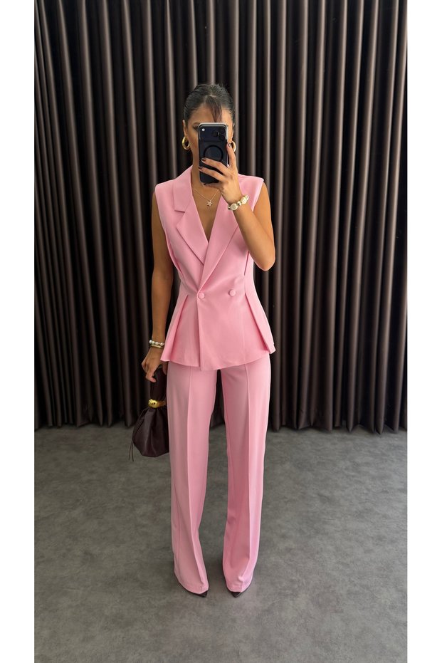 Double-Breasted Collar with Pleated Detail Two-Piece Suit