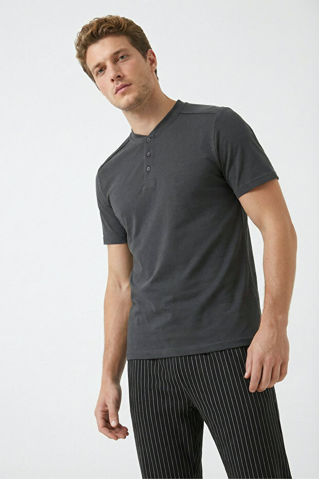 Unlimited Lights %100 Cotton Men's Short-Sleeved Pajama Set
