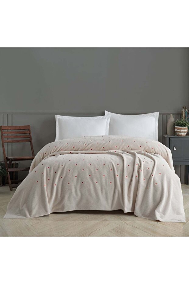 Hobby Lubow Heart Embroidered Single Bedspread – 180X220 cm – Soft Texture & Modern Design