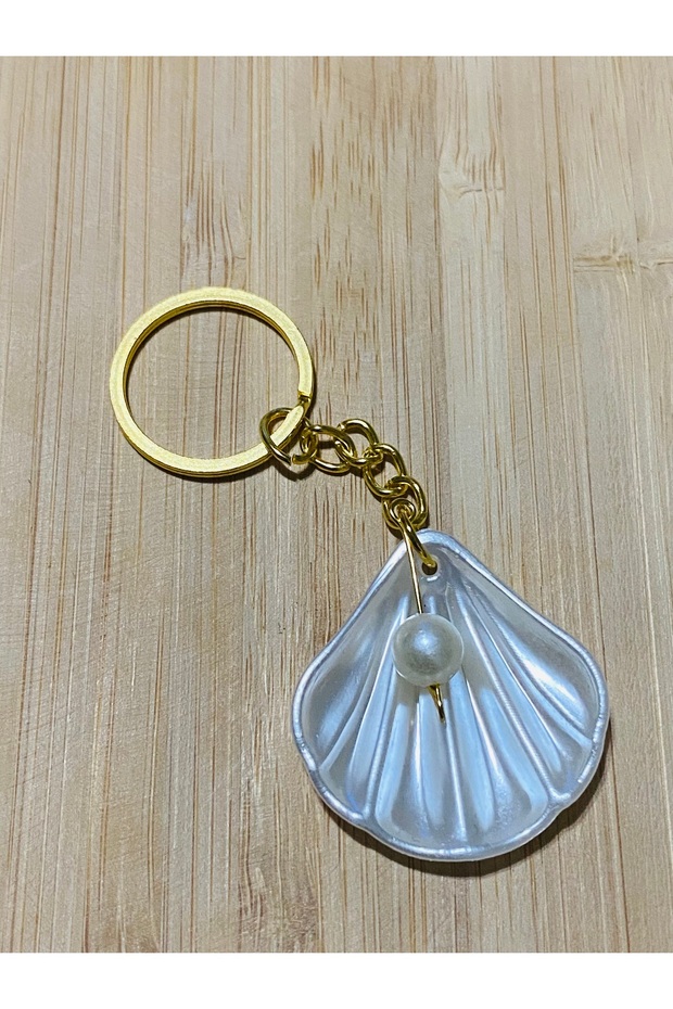 Sea Shell, Oyster (Gold, Cream) Pearl Keychain 1 Piece
