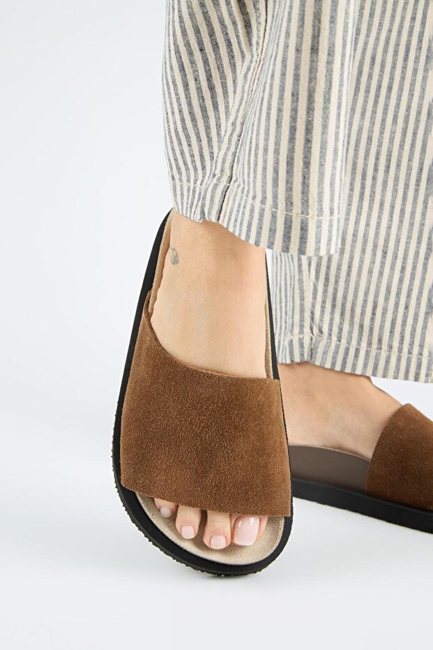 Lizette Women's Genuine Leather Single Strap Tan Slippers