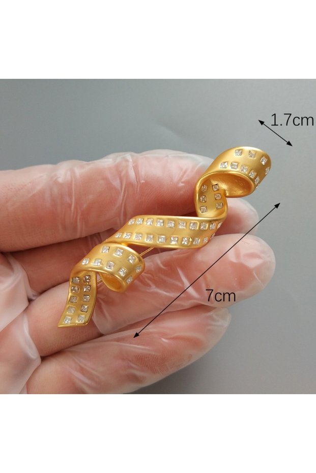 A French Retro Brass Spiral Brooch Light Luxury Small Fragrance Sweater Coat Accessories
