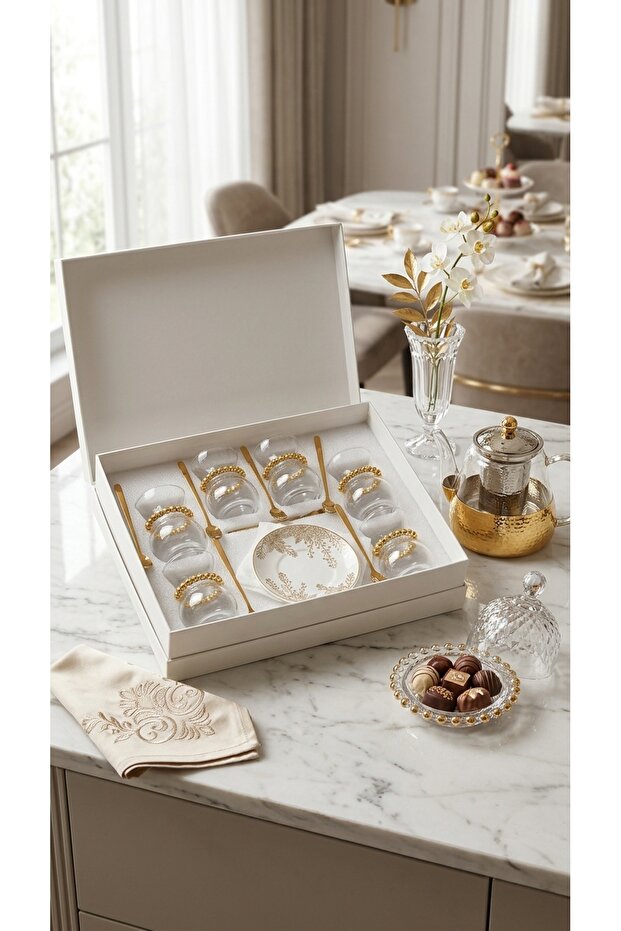 Luxury Tea Cup Set with Saucers Elegant Design for High-End Dining Experiences