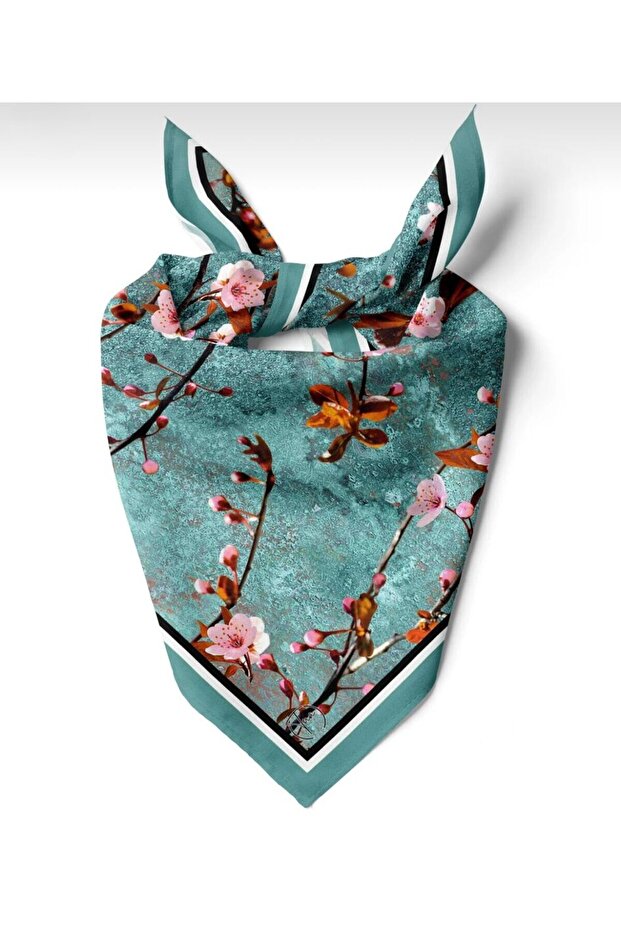 باندانا / وشاح منقوش بالزهور الزرقاء مقاس 55x55 سم من MAVİ BLUE SAKURA