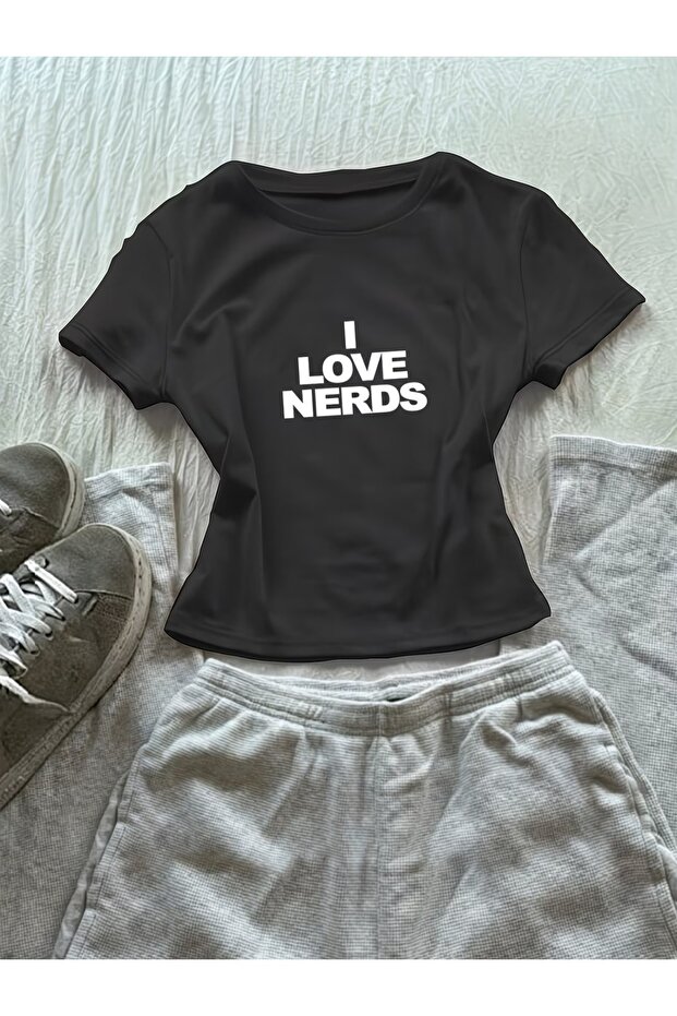 بلوزة قصيرة مطبوعة من Kemer Boy I Love Nerds