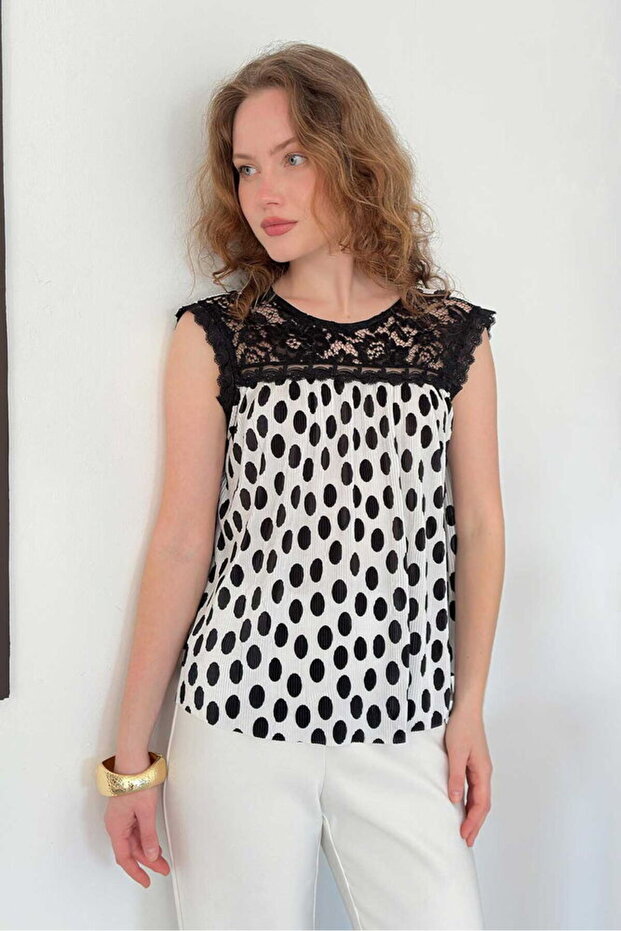 D 3070 Lace Detailed Polka Dot Pleated Blouse - Cream |   D3070 - Cream
