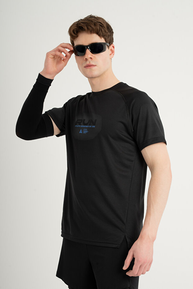 - Men's Running T-Shirt Black