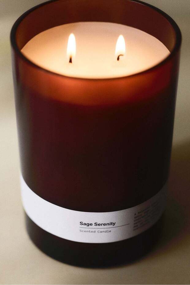 Two-wick scented candle