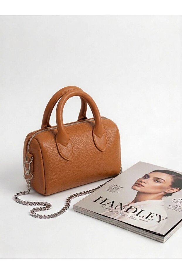 Women's Hand and Shoulder Bag with Cross Chain Strap