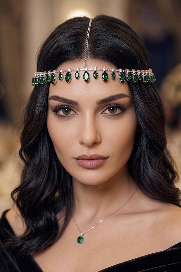إكسسوار رأس العروس مرصع بالكريستال مع سلسلة