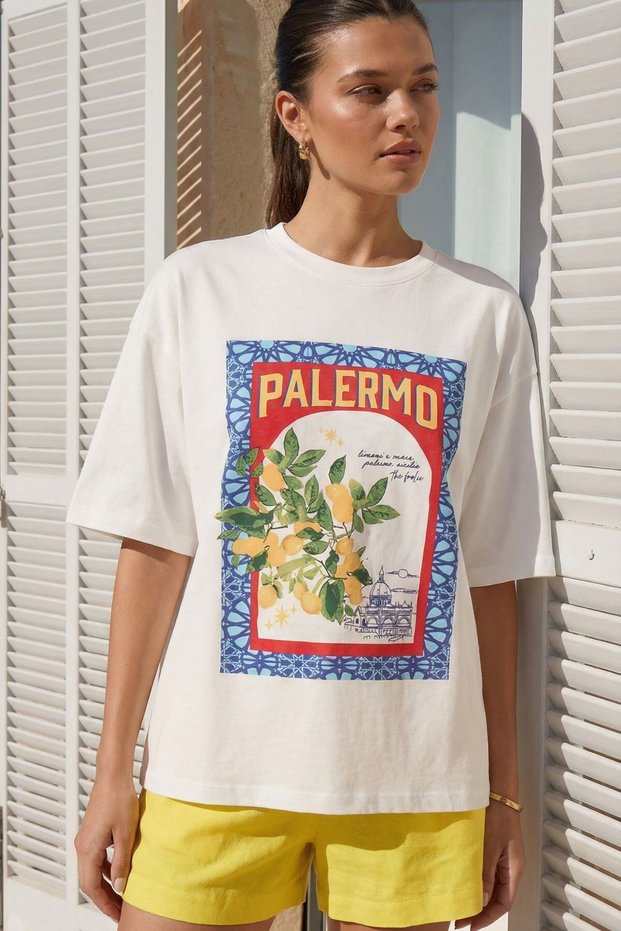 Unisex Oversized T-Shirt with Floral Motif Print Black / White
