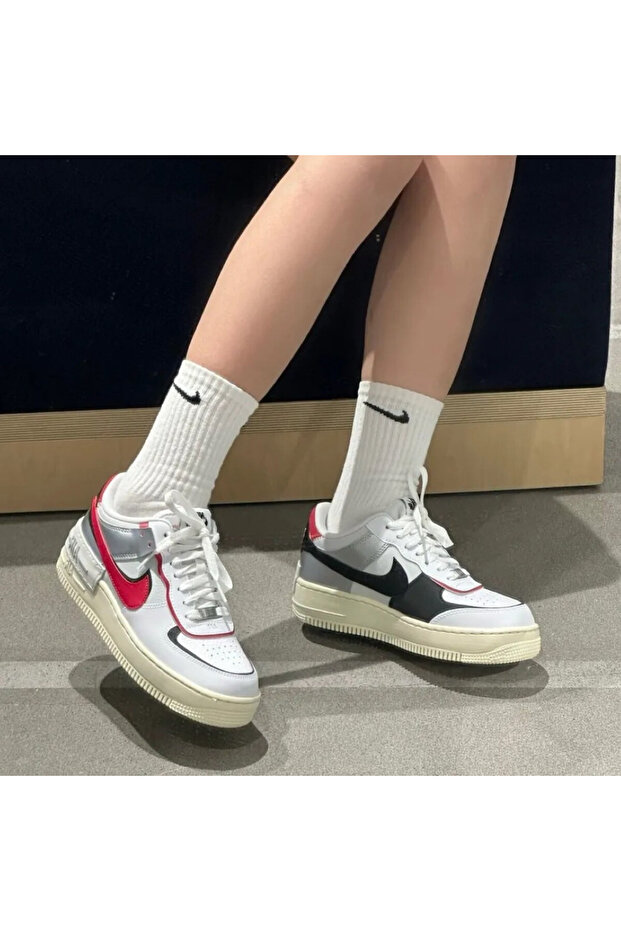 حذاء رياضي Air Force 1 Shadow White (مقاس ضيق)