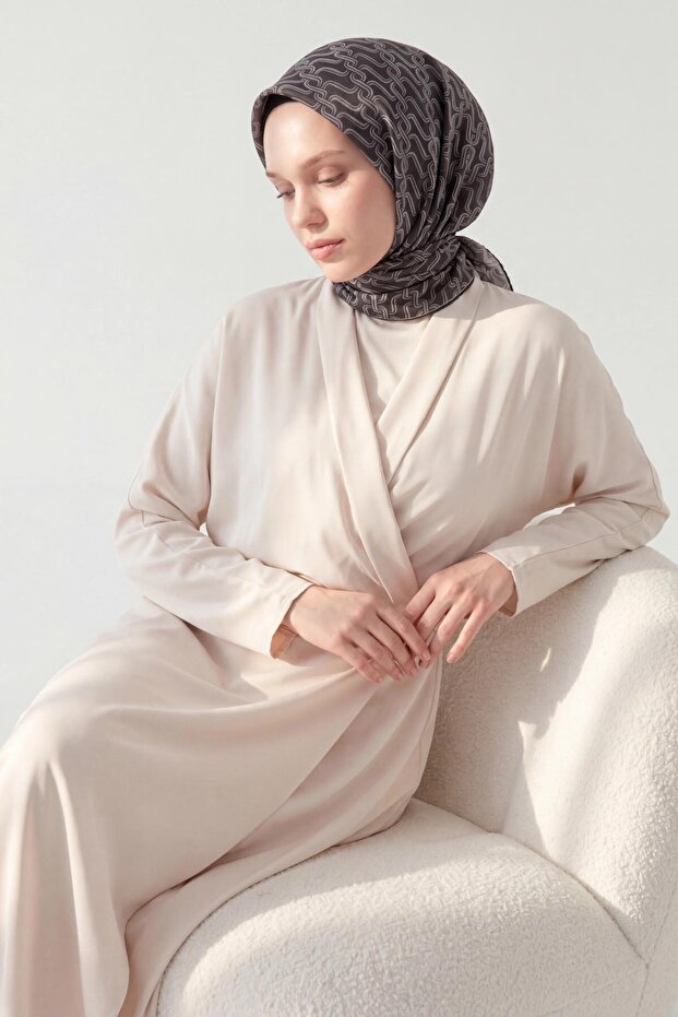 وشاح ناعم بنمط سلسلة أسود 90x90