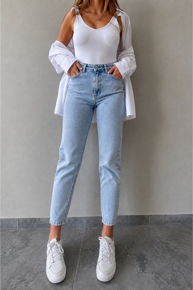 Julia Milano New Season Ice Snow Blue Snow Washed Daily Wear High Waist Mom Jeans (2026)