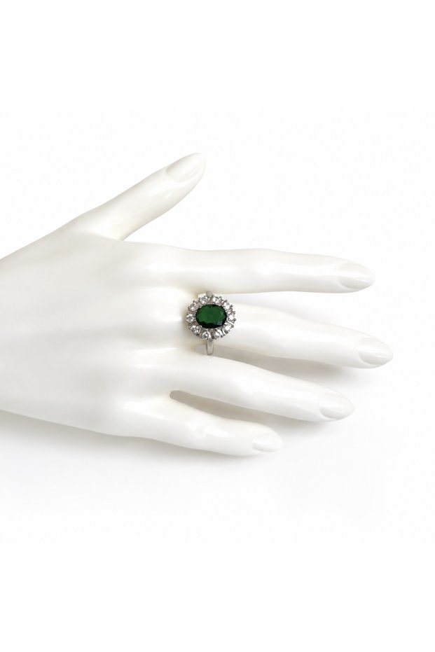 Shiny Ring With Royal Green Stone