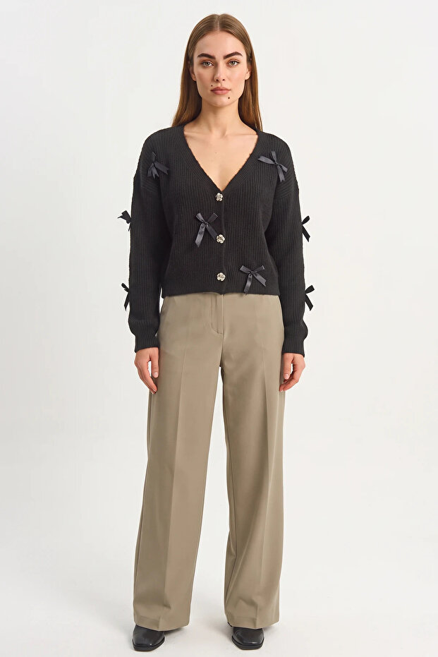 Women's V-Neck Oversize Buttoned Black Cardigan with Bow Accessories