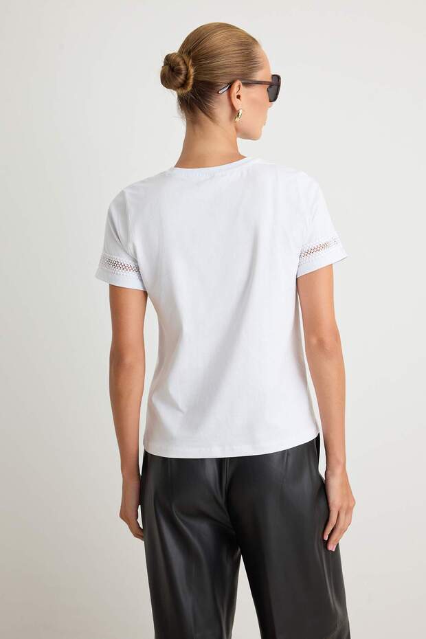 Beyaz Aksesuar Kalın Pamuklu Detaylı Basic/Regular Kalıp Örme T-Shirt TWOSS24TS00048 - 4