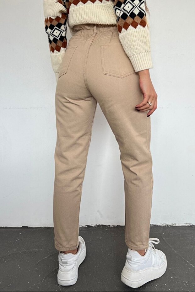 Nerzjeans mit hoher Taille und elastischem Bund - 3