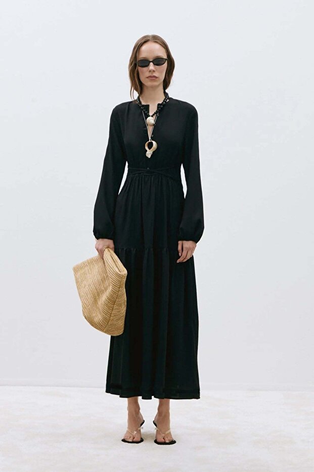 Black Mia Belted Maxi Dress