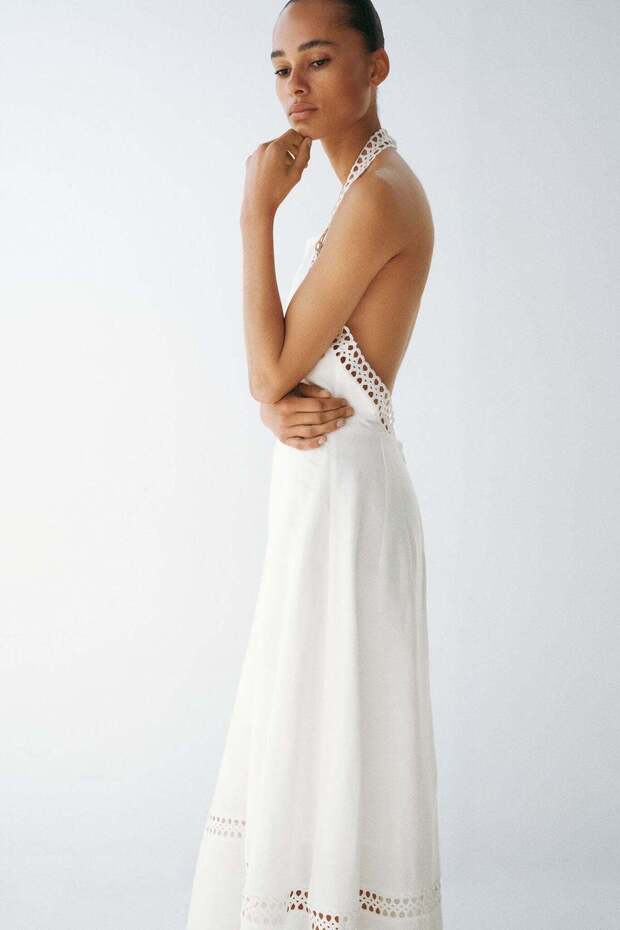 فستان من مزيج الكتان برقبة على شكل حرف V