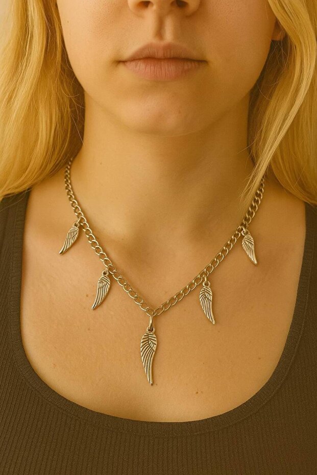 Antique Angel Wing Figured 5-Piece Women's Necklace – with 60 cm Chain, Authentic and Meaningful Design