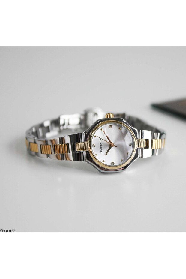 Ch000137 Women's Wristwatch with Steel Strap