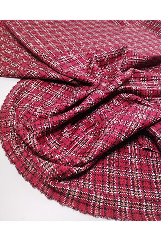 Red Brown Plaid Jacquard Knitted Fabric with a Full and Firm Shape, Flexible Width: 150cm