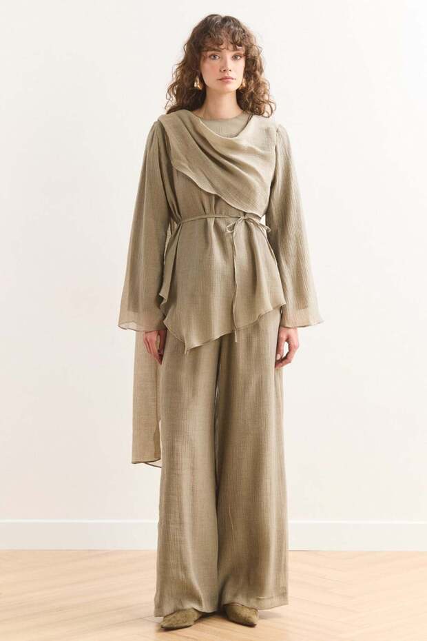 Imported Special Fabric Premium Shawl Collar Brooch Set