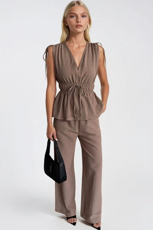 Women's V-Neck Gathered Waist Lace Detailed Sleeveless Blouse and Wide-Leg Pants Two-Piece Set