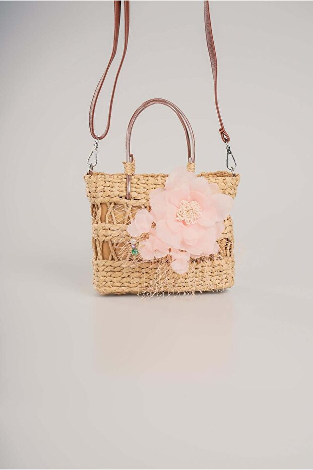 Wicker Handbag with Drawstring Lining and Floral Detail for Everyday Use