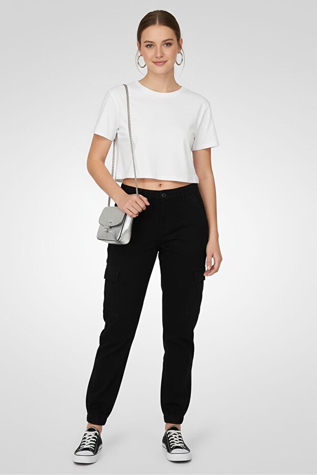 Women Regular Fit Plain Cargo Pants, Black