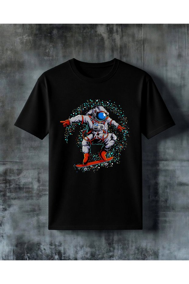تي شيرت كبير الحجم مطبوع عليه astronaut skateboard 14