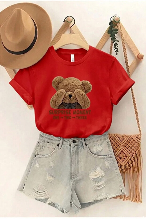 Unisex Surprise Moment Printed Design Tshirt