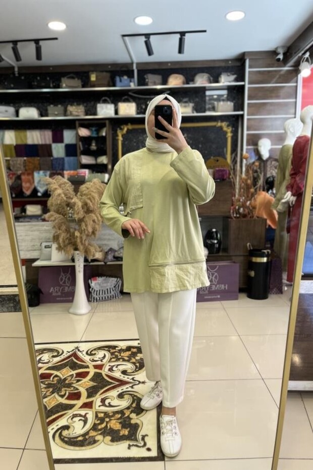 سويت شيرت بتفاصيل غطاء جانبي