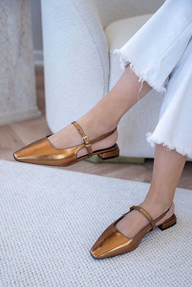 Noir Buckle Detailed Women's Copper Ballerinas