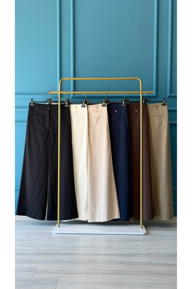 5663 Pants with External Pockets Black