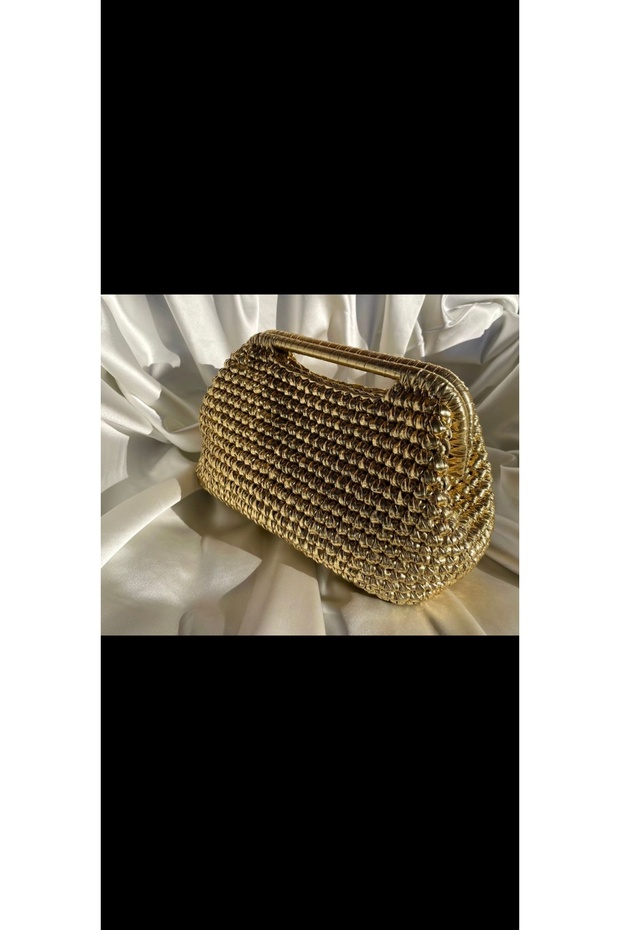 Stylish Metallic Women's Bag – Suitable for Daily Use