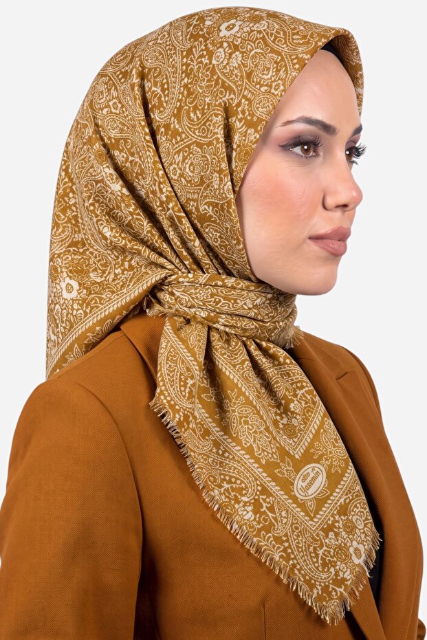 وشاح نسائي أصفر أصيل منقوش بنمط الشال