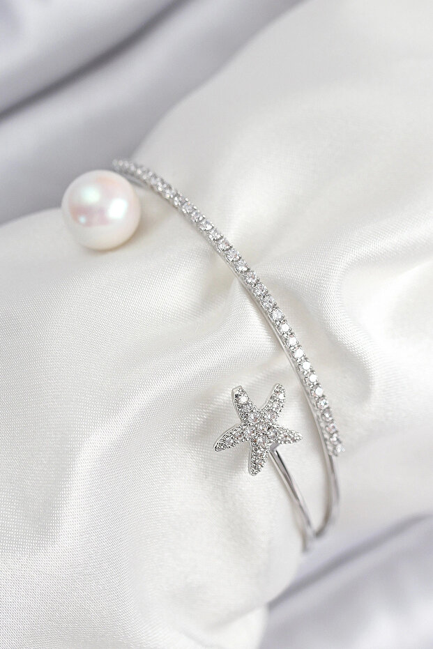 Brass Zircon Stone Star and Pearl Model Silver Color Women's Bracelet