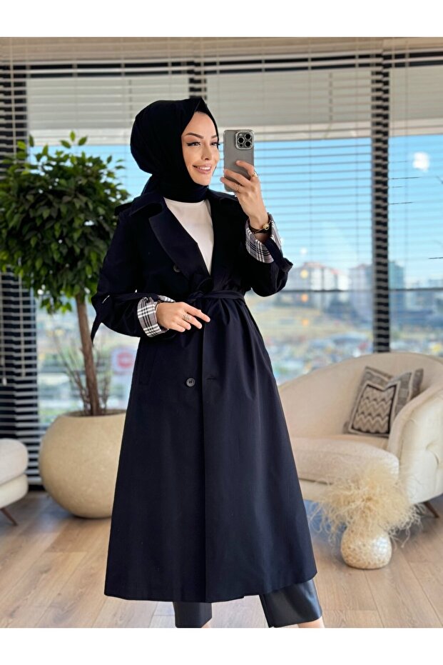 7095 سترة بأكمام مربعة الشكل ونمط مجزأ باللون الأسود