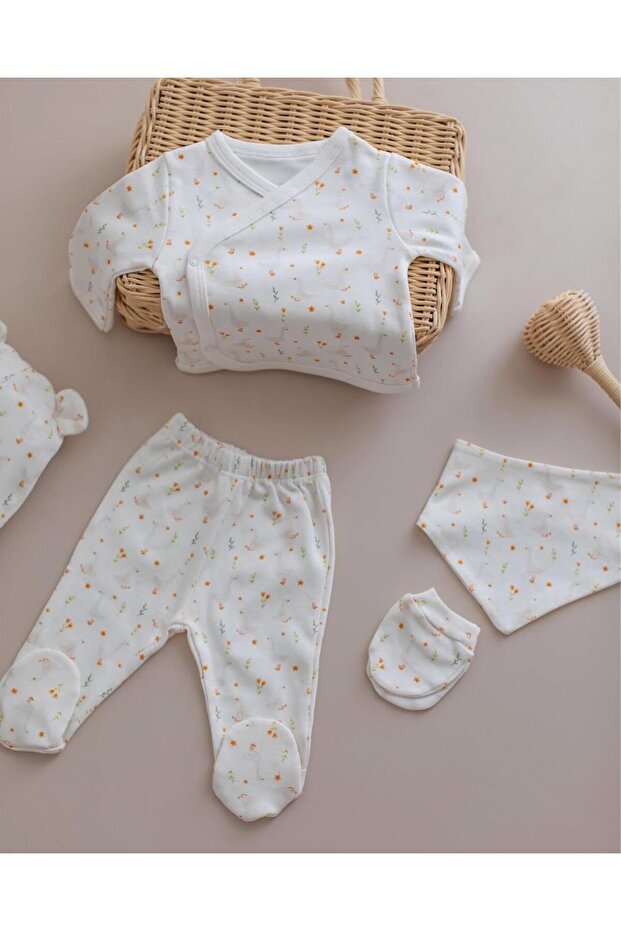 Goose Patterned 5-Piece Hospital Discharge Set