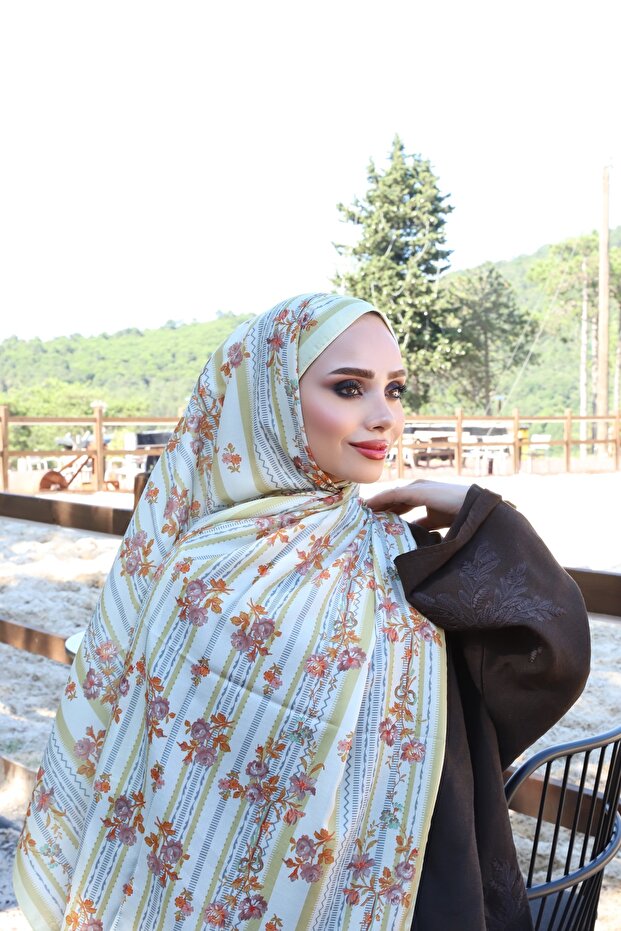 سلسلة مونورا من الشالات الناعمة المائية