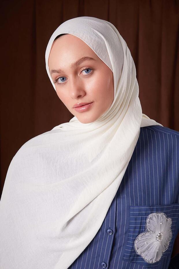 شال قطني لونا سادة بلون إكرو