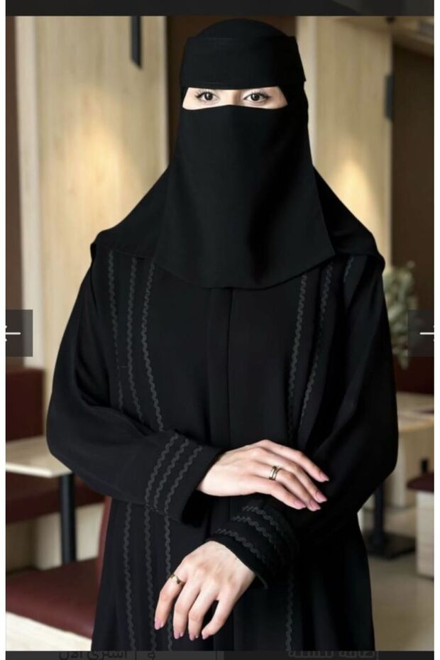 عباية سحر بتصميم انيق وجذاب بقماش انترنت ملكي قصتها نص كلوش