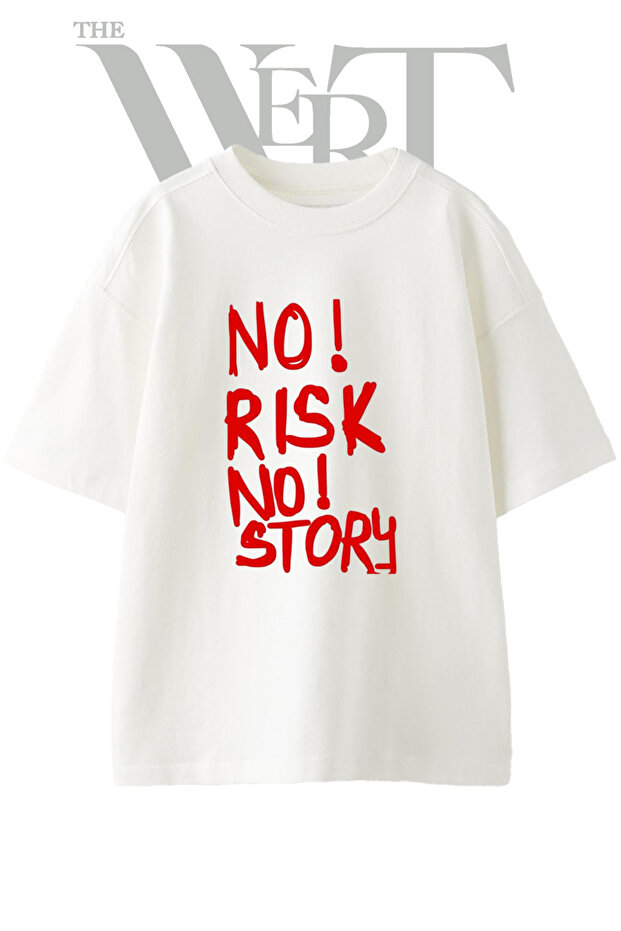 تي شيرت أبيض كبير الحجم مطبوع بتصميم No Risk Story للجنسين