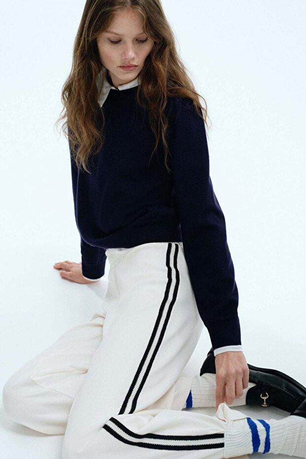 Puff-sleeved jumper