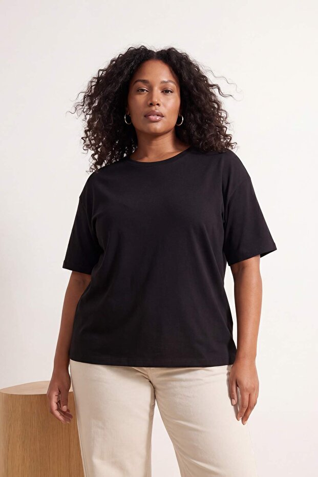Siyah %100 Pamuk Sırt Baskılı Oversize Kesim Bisiklet Yaka Örme T-Shirt TBBSS24BF00025 - 1